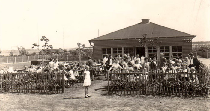 1931 Freisitz vor dem neuen Vereinsaal
